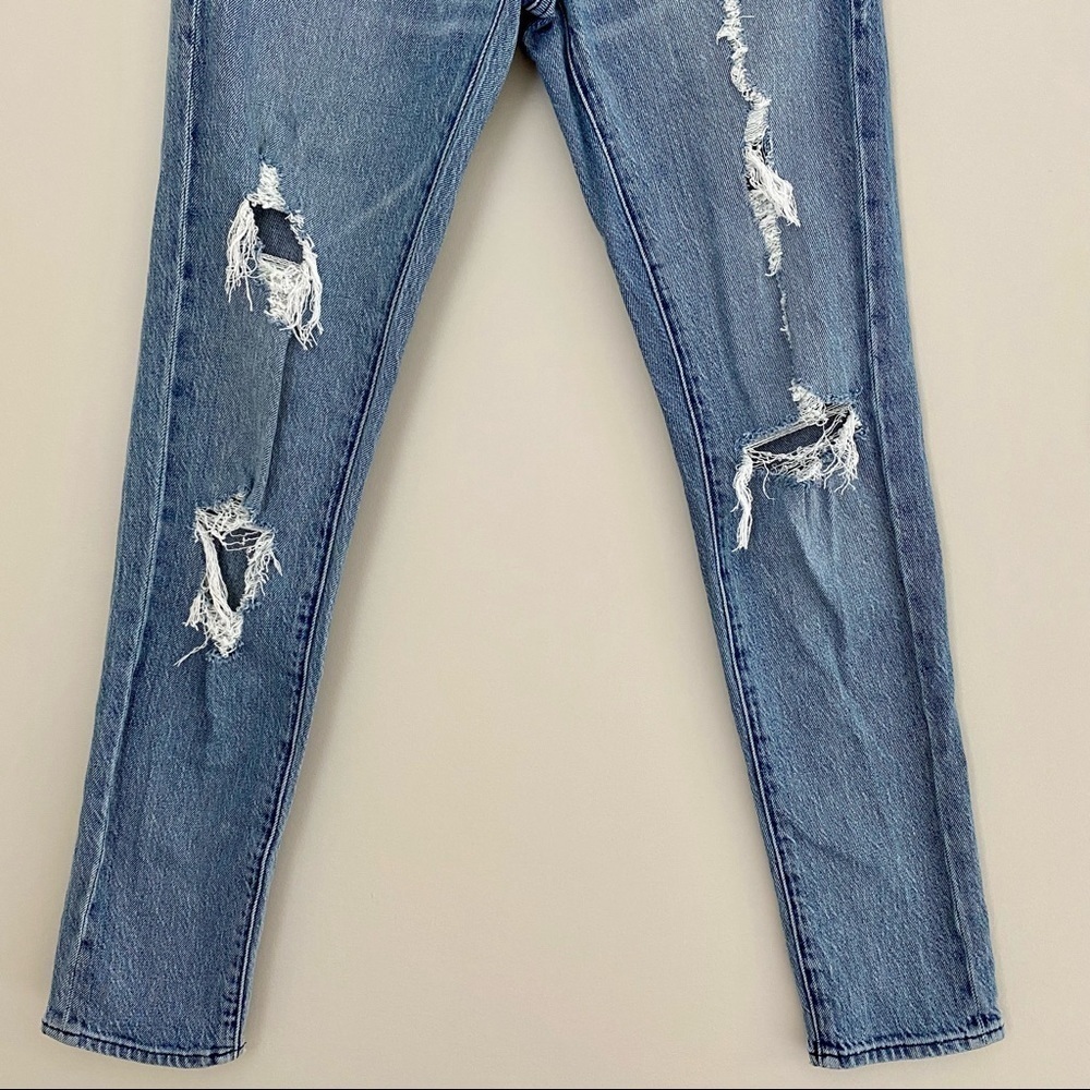 Frame Le Garcon Distressed
Jeans Size 23 Beldon Rips Mid Rise
Straight Fit - Picture 5 of 16